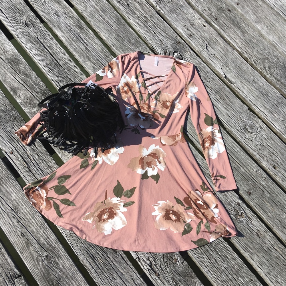 Strappy criss cross floral print dress nude mauve - Picture 3 of 7